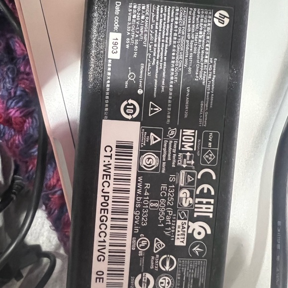 HP docking station and cord - Picture 3 of 3